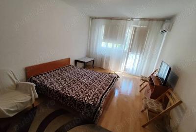 Garsonieră decomandată în Dristor