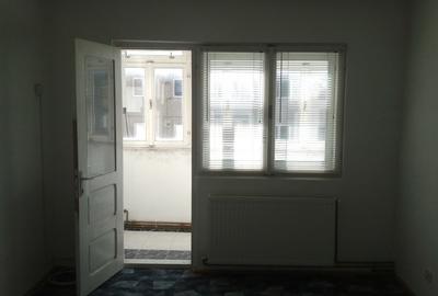 Apartament cu 3 camere semidecomandat în Platoul Izvor - 5