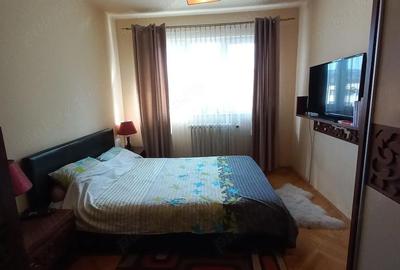 Apartament cu 4 camere decomandat în Central - 1