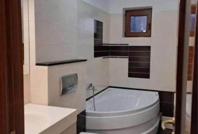 Apartament cu 3 camere decomandat în Exterior Vest - 1