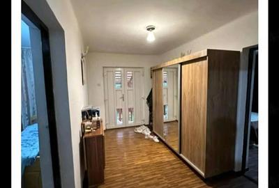 Casă cu 3 camere cu Teren 250 Mp în Central - 2