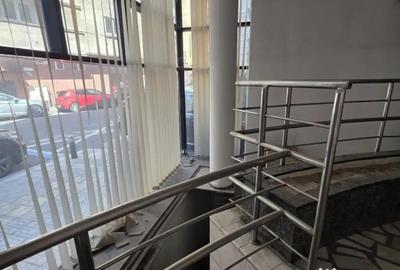 Spațiu comercial, de 180 mp, în P-ța Universității - 5