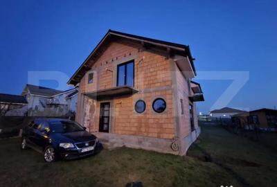 Casă cu 4 camere cu Teren 800 Mp în Central
