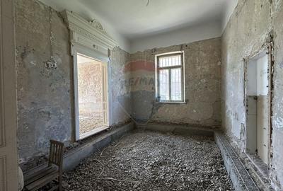 Casă individuală cu 7 camere cu Canalizare în Central - 10