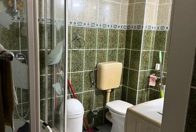 Casă cu 7 camere cu Teren 1300 Mp în Central