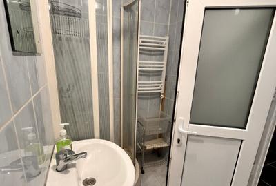 Apartament cu o camera,zona Tatarasi scoala 4,rtaj 3 - 4
