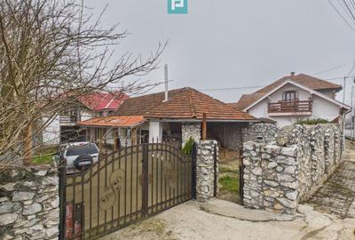 Casă 6 Camere și Teren 1321mp în Com. Lunca, Bihor - 1