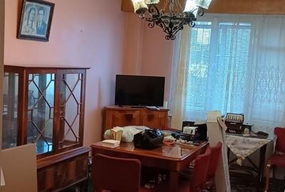 Apartament cu 3 camere circular în Vlahuță