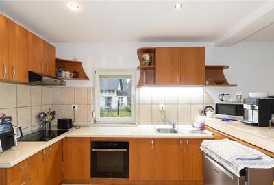 Resedinta cu atmosfera familiara,peisaj imersiv,amplasare pr - 18