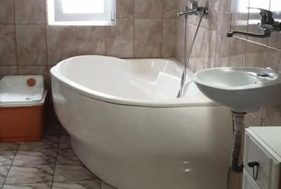 Casă cu 6 camere în Beclean - 1