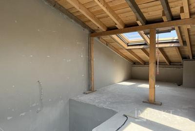 Case cuplate la liziera padurii , ideale pentru 2 familii ! - 32