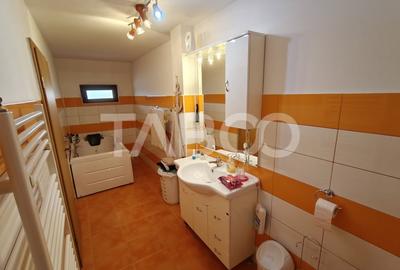 Casa cu 4 camere - 3 locuri de parcare - curte - filigorie - pivnita - 8