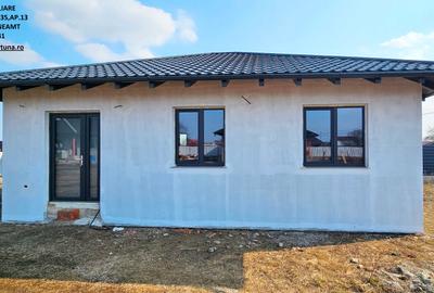 Casă cu 3 camere cu Teren 615 Mp în Exterior Est - 1