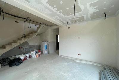 Casă cu 5 camere cu Teren 410 Mp în Urseni