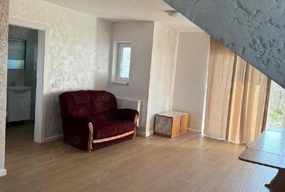 Casă cu 6 camere cu Teren 325 Mp în Dumbrăvița