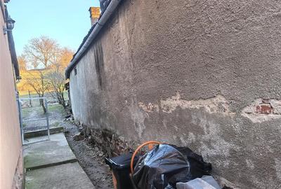 Casă individuală cu 3 camere cu Canalizare în Central - 4