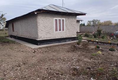 Casă cu 4 camere cu Teren 1600 Mp în Central