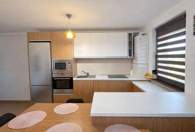 Apartament cu 2 camere decomandat, mobilat în Tractorul - 2