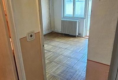 Apartament cu 2 camere decomandat în Govândari