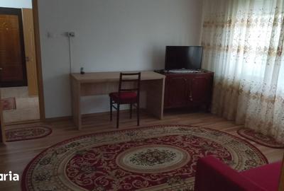 Apartament cu 2 camere semidecomandat în Micro 3 - 2