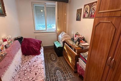 Apartament cu 3 camere semidecomandat în Micro 14 - 2