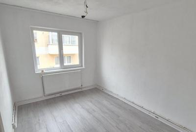 Apartament 2 camere, 42 mp - Bumbe?ti-Jiu - str. Jiului - 2