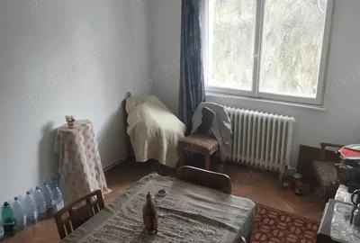 De Vanzare Apartament Trei Camere. Ocazie. - 8