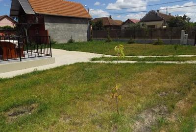 Casă cu 5 camere cu Teren 500 Mp în Episcopia Bihorului