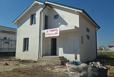Casă cu 4 camere în Berceni