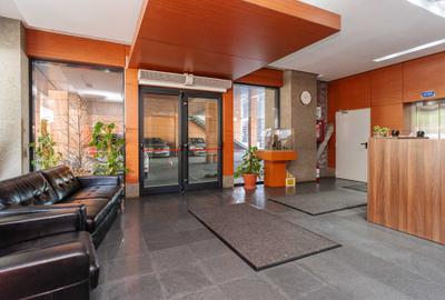 Birou, de 4,900 mp, în Central - 3
