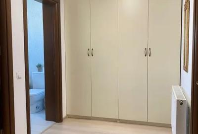 Casă cu 4 camere cu Teren 300 Mp în Central