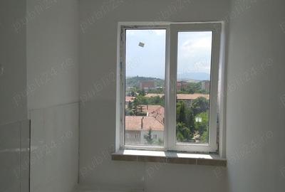 Apartament cu 3 camere decomandat în Onești - 3
