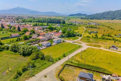 Teren de 1650 mp, în Hărman - 1