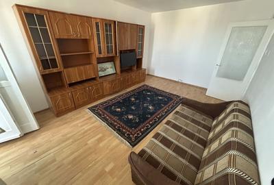 Apartament cu 3 camere decomandat în Casa de Cultură