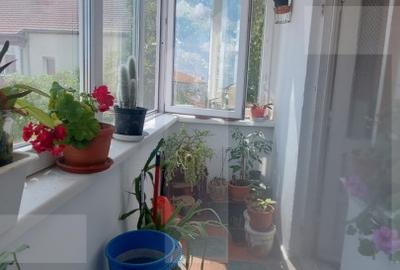 Apartament de vanzare, cu 3 camere, etaj 4, zona Girocului - 2