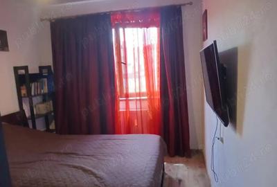 Apartament cu 3 camere decomandat, mobilat în Central