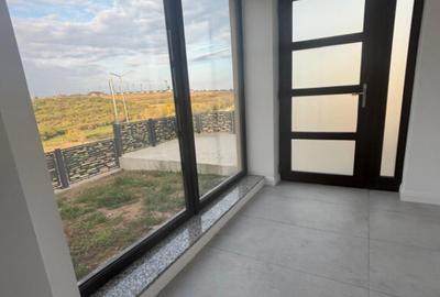 Casă cu 4 camere cu Canalizare în Cârcea