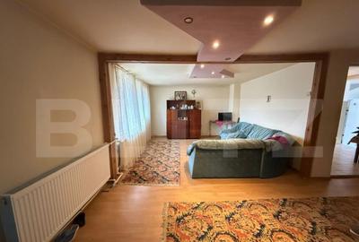 Casă cu 5 camere cu Teren 3700 Mp în Debarcader - 2