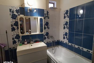 Casă cu 8 camere cu Teren 250 Mp în Grivița - 13