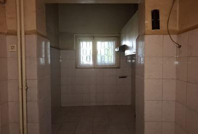 Casă individuală cu 6 camere cu Canalizare în P-ța Alba Iulia - 12