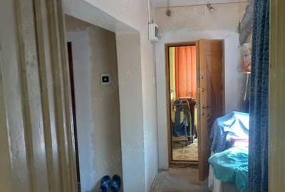 Casă cu 3 camere în 23 August - 1