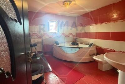 Casă cu 5 camere cu Teren 450 Mp în 1 Mai - 39