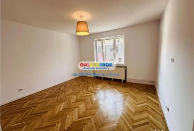 Spațiu comercial, de 150 mp, în Central - 7