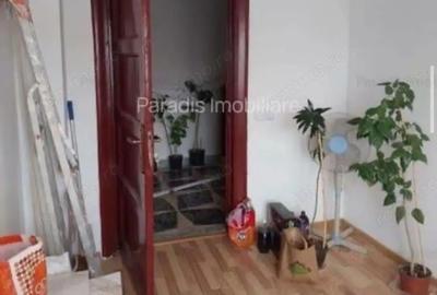 Apartament cu 3 camere decomandat în Gara de Nord