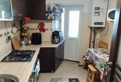 Apartament cu 3 camere decomandat în Alexandru cel Bun - 12