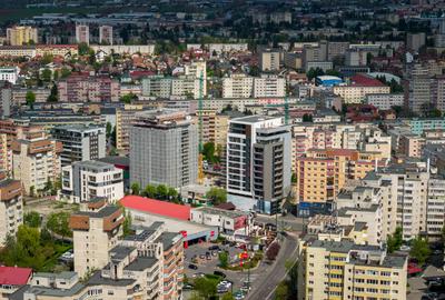 Apartament cu 3 camere decomandat în Răcădău - 1