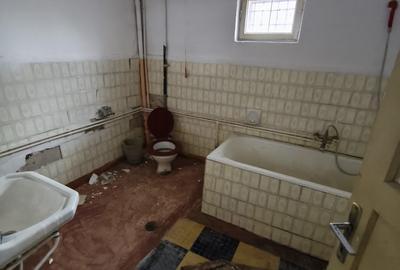 Casă cu 4 camere cu Canalizare în Dumbrăvești - 8