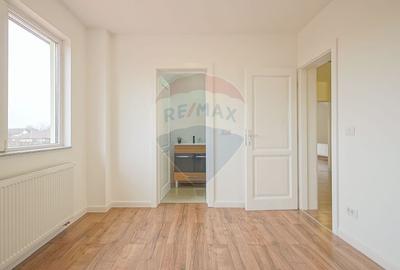 Casă cu 7 camere cu Teren 1400 Mp în Stupini - 18