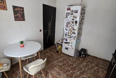 Casă cu 4 camere în Șimnicu de Sus