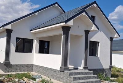 Casă individuală cu 4 camere cu Teren 270 Mp în Est - 1